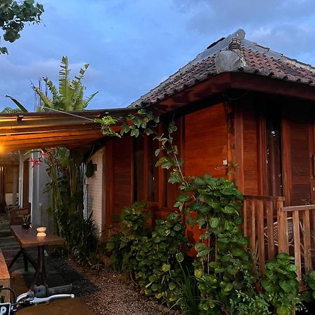 Ayolah Surf House &Surf Camp Apartment Jembrana  Exterior photo